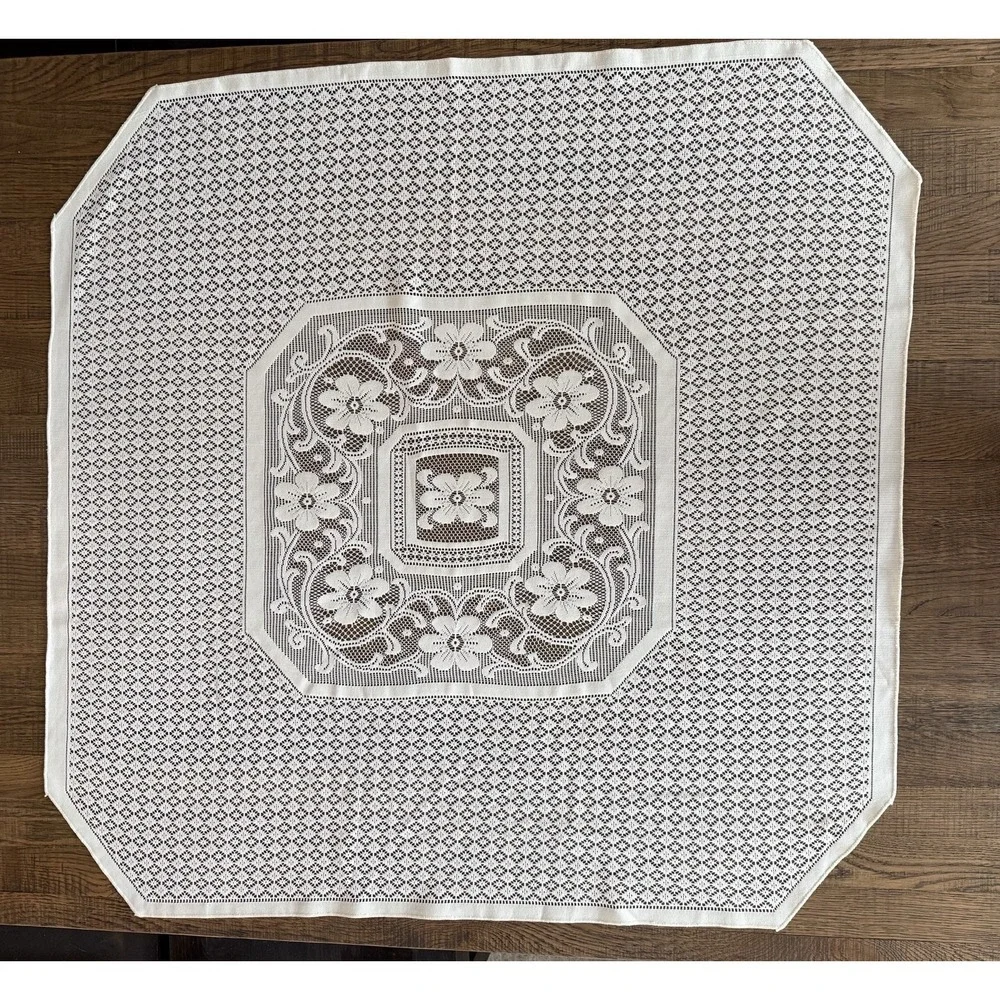 Vintage Ivory Lace Tablecloth/Table Decor 40